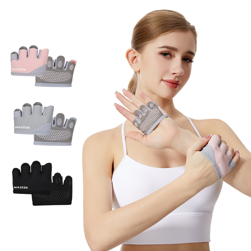 زوج من قفازات اللياقة البدنية  - مراجعة Yoga Mat وسعره